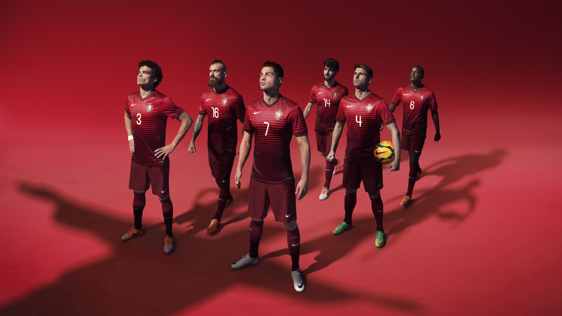 西亚卡姆迎来五赛季出色发挥，巴塞罗那观众热烈欢呼！再创辉煌时刻