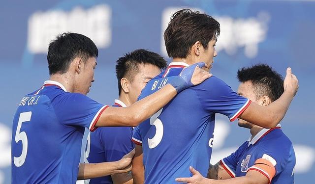 包含CBA季后赛次回合激情夜！马龙里突外投，上海申花血战巴塞罗那的词条